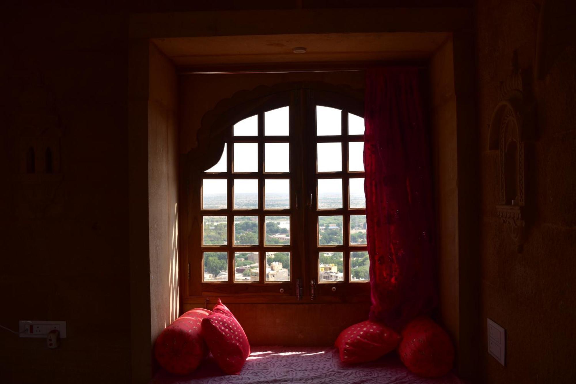 Mud Mirror Guesthouse Jaisalmer Buitenkant foto